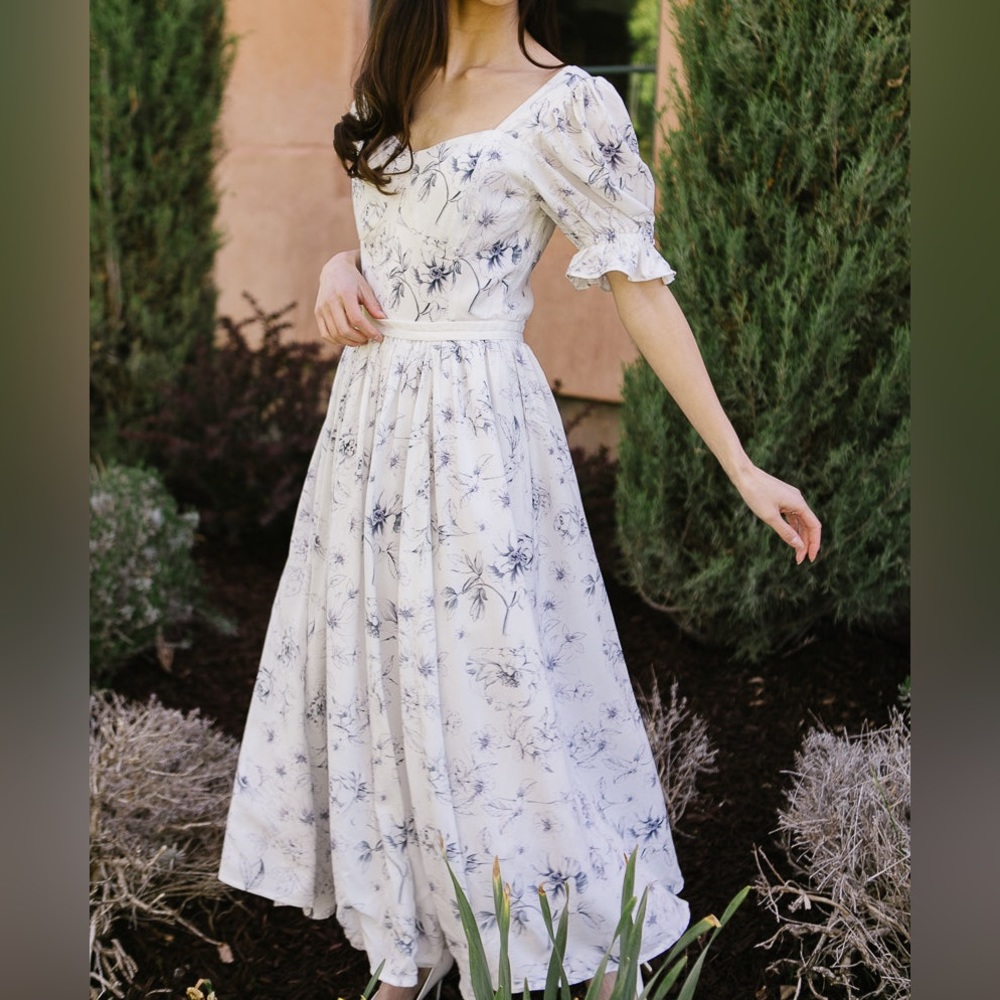 Ivy City Co Ballerina dress in Blue Floral